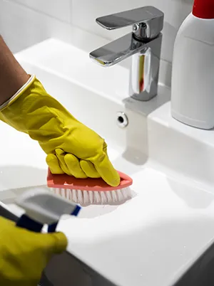 Bathroom Intensive Cleaning for Move In/Out in Manhattan, Brooklyn & Queens
